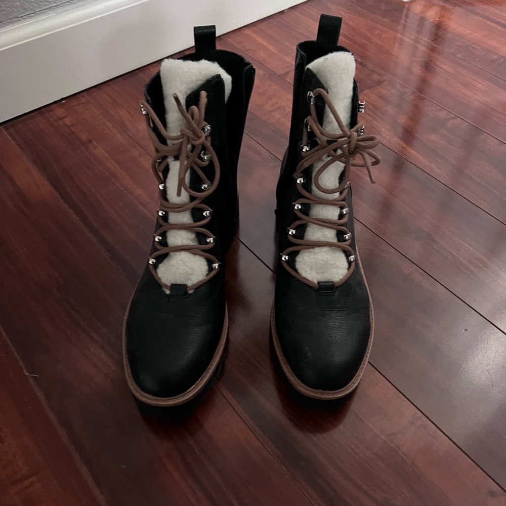 Winter Boots - image 1
